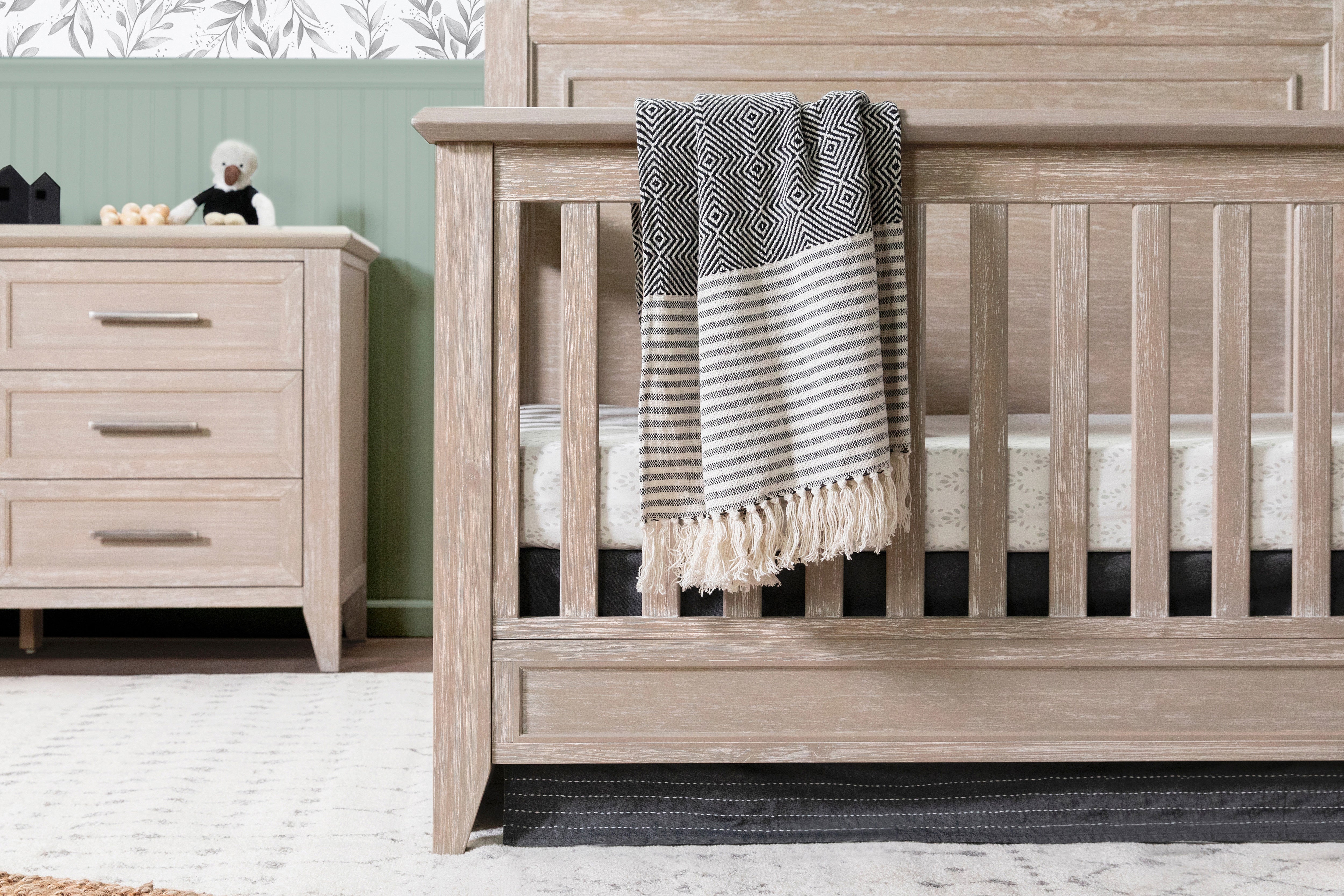 Monogram by Namesake Barrow Rustic 4 in 1 Convertible Flat Top Crib in Sandbar - Image 5
