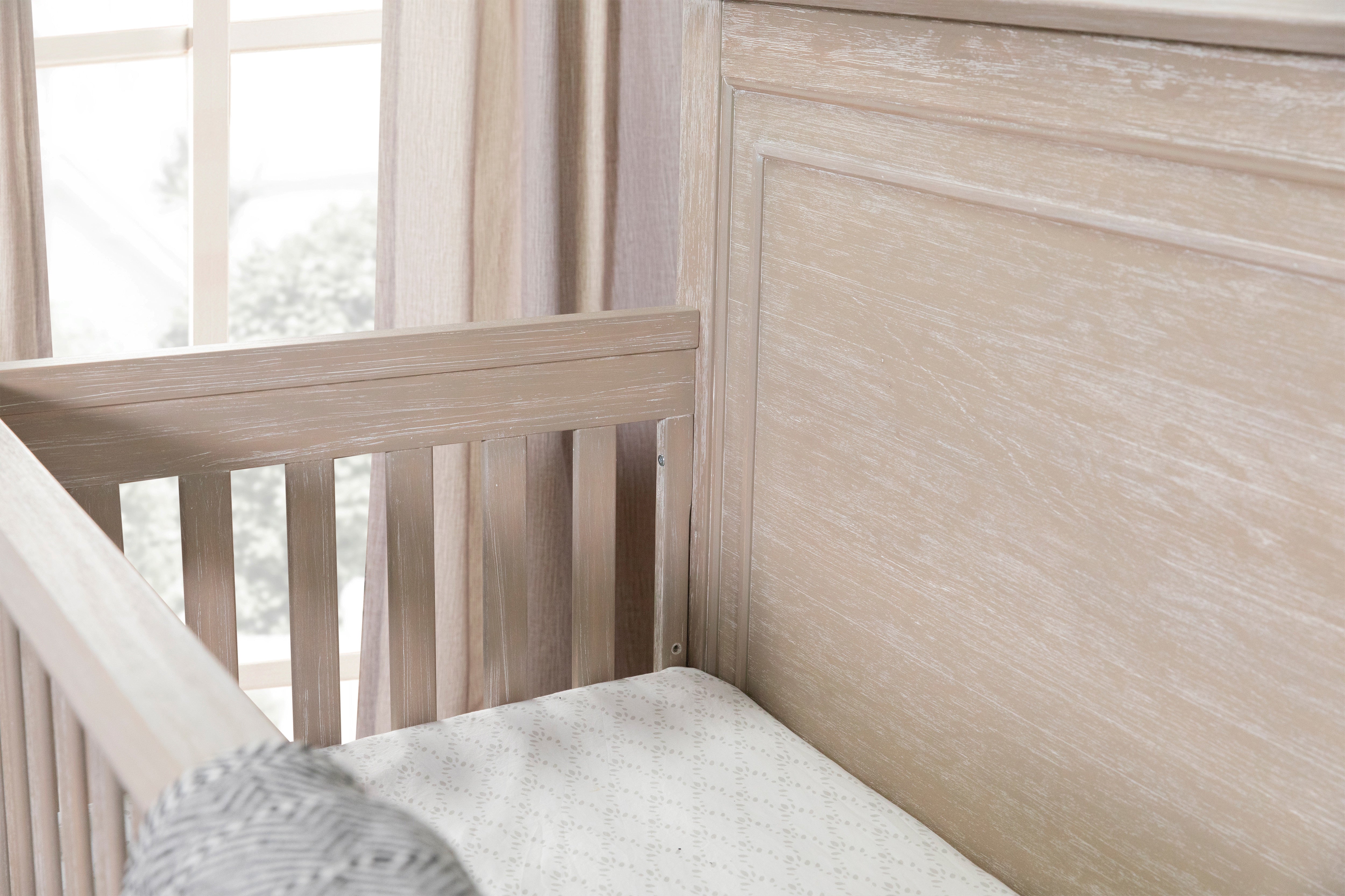 Monogram by Namesake Barrow Rustic 4 in 1 Convertible Flat Top Crib in Sandbar - Image 6