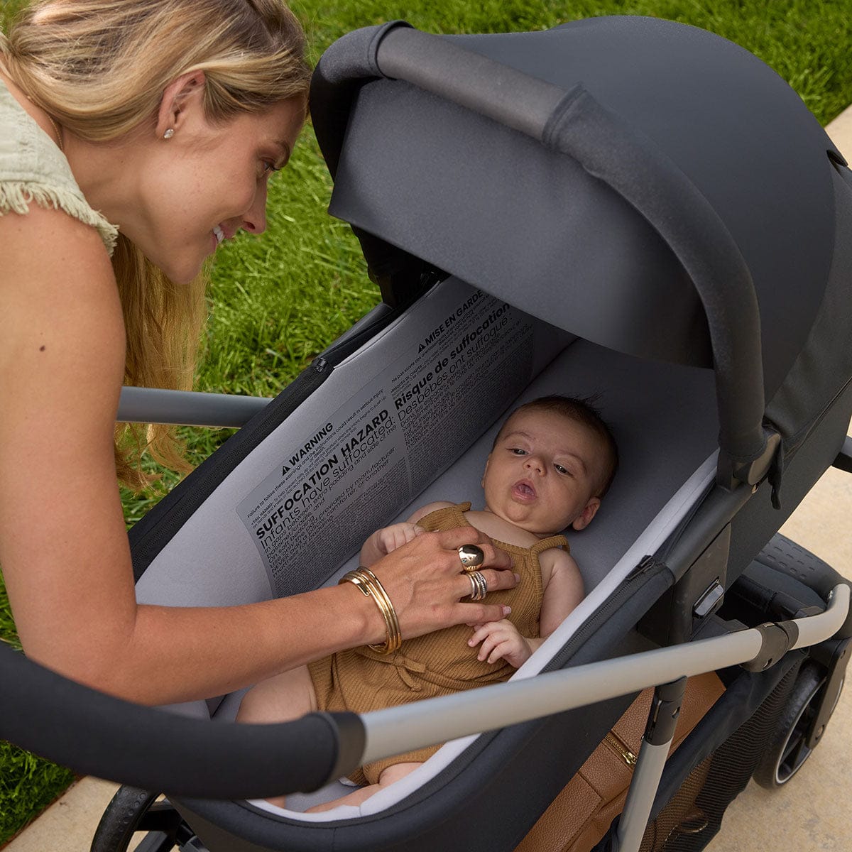 Britax Zinnia Bassinet for Brook, Brook+ and Grove Strollers - Black - Image 5