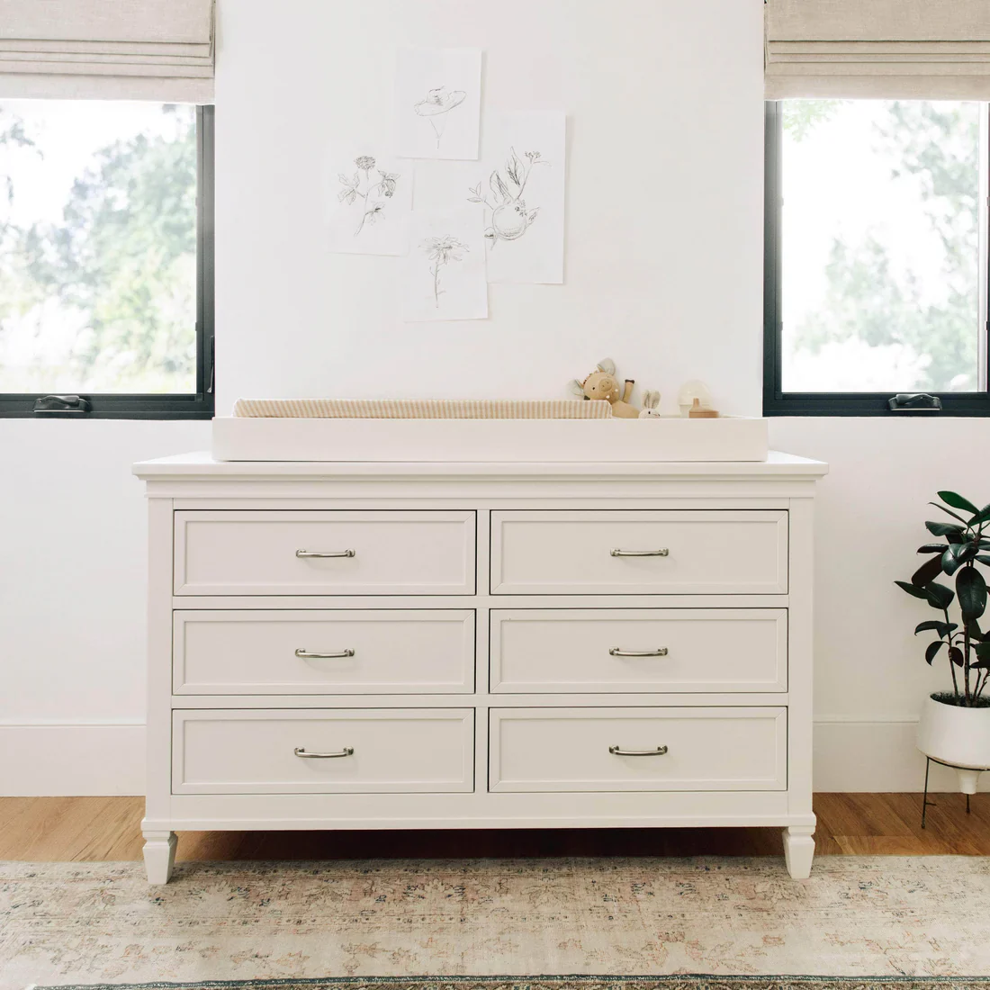 Darlington 6 Drawer Dresser in Warm White - Image 4
