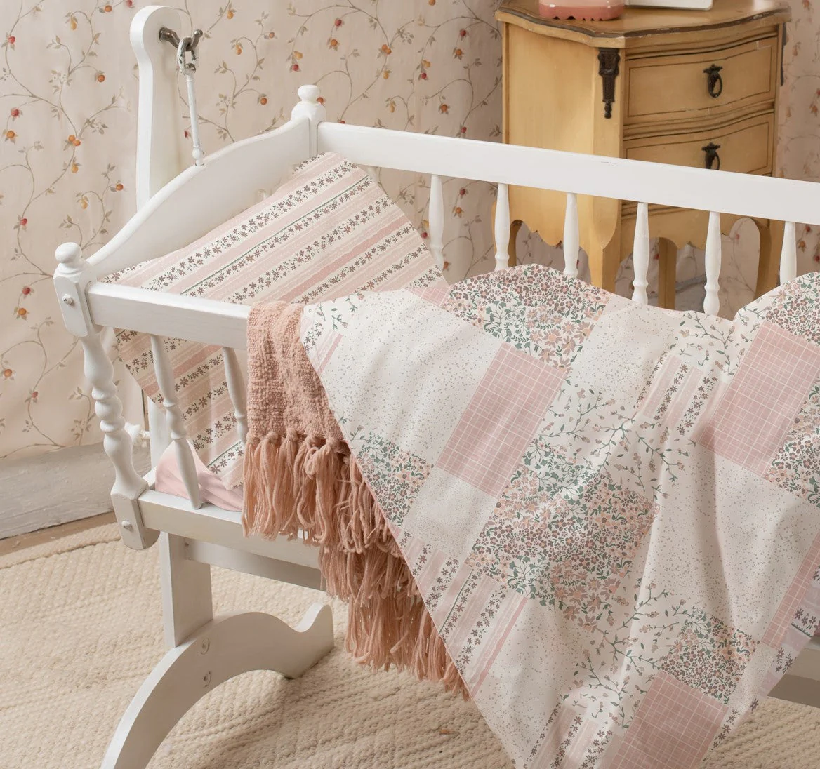 Petite Belle Flora Patchwork 5 piece Crib Set Pink/Grey - Image 3