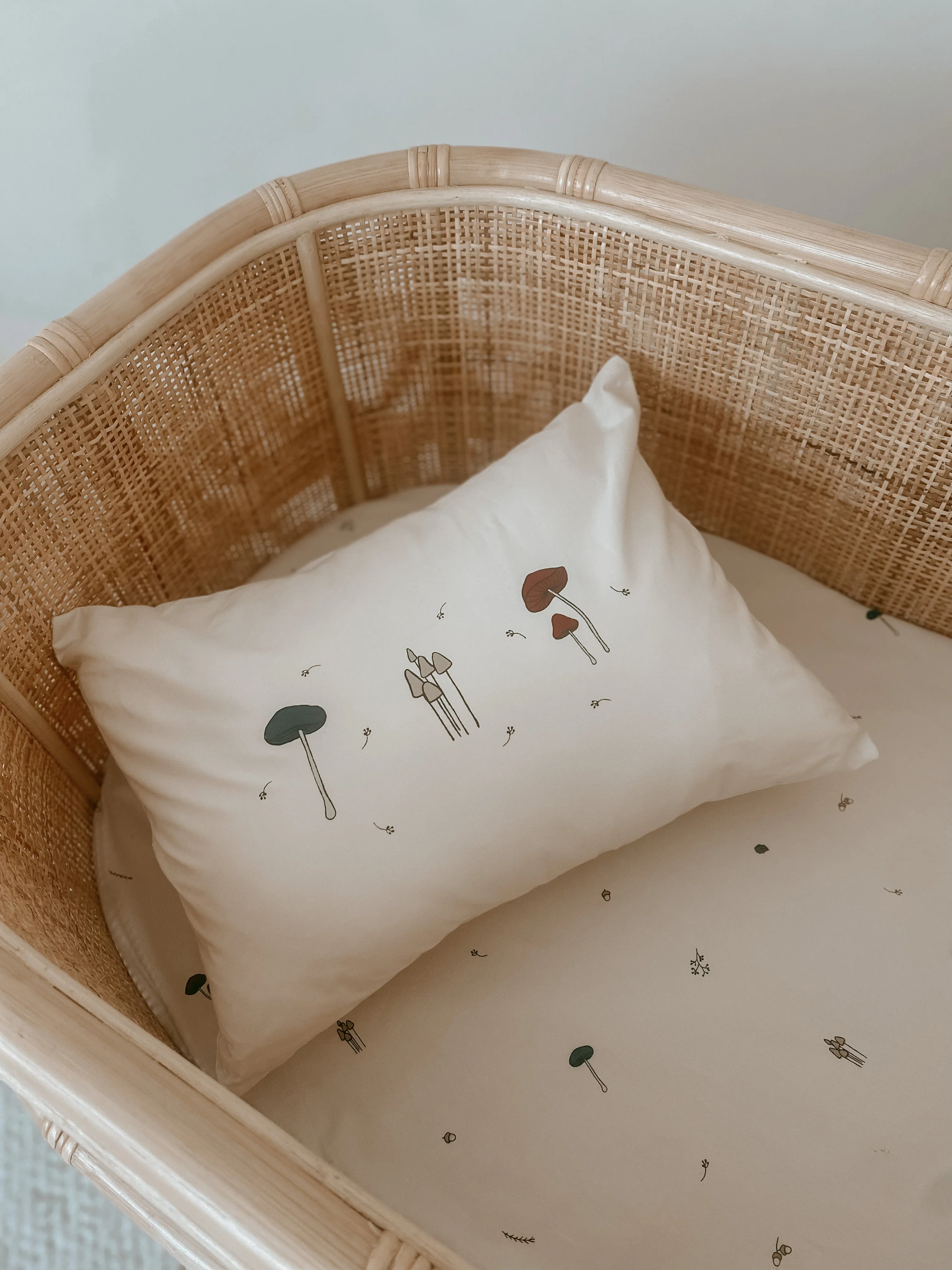 Mini Manilla Mushroom Wilderness Porta Crib Set - Image 4