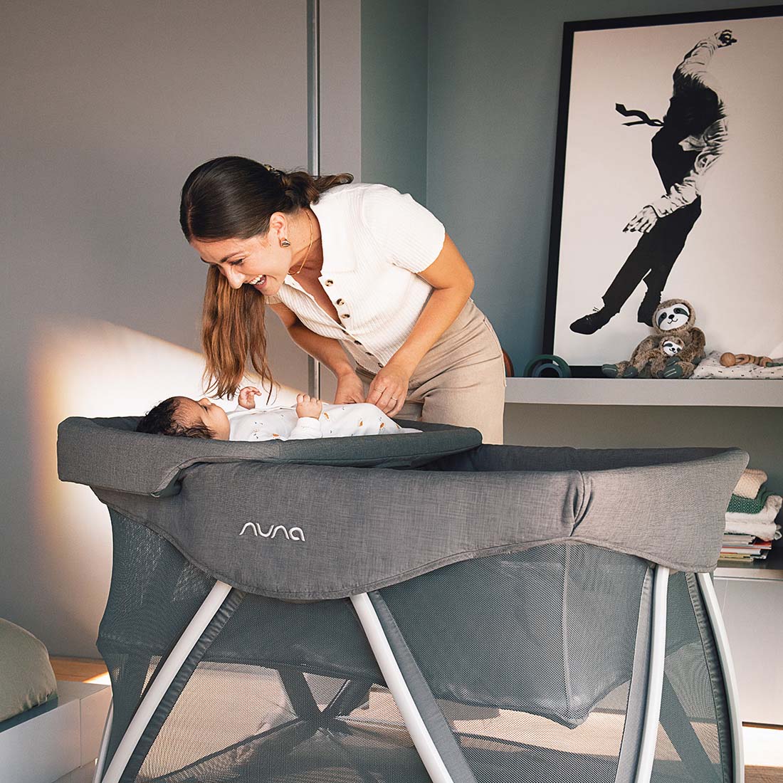 Nuna SENA Aire with Zip-off Bassinet + Changer - Image 4