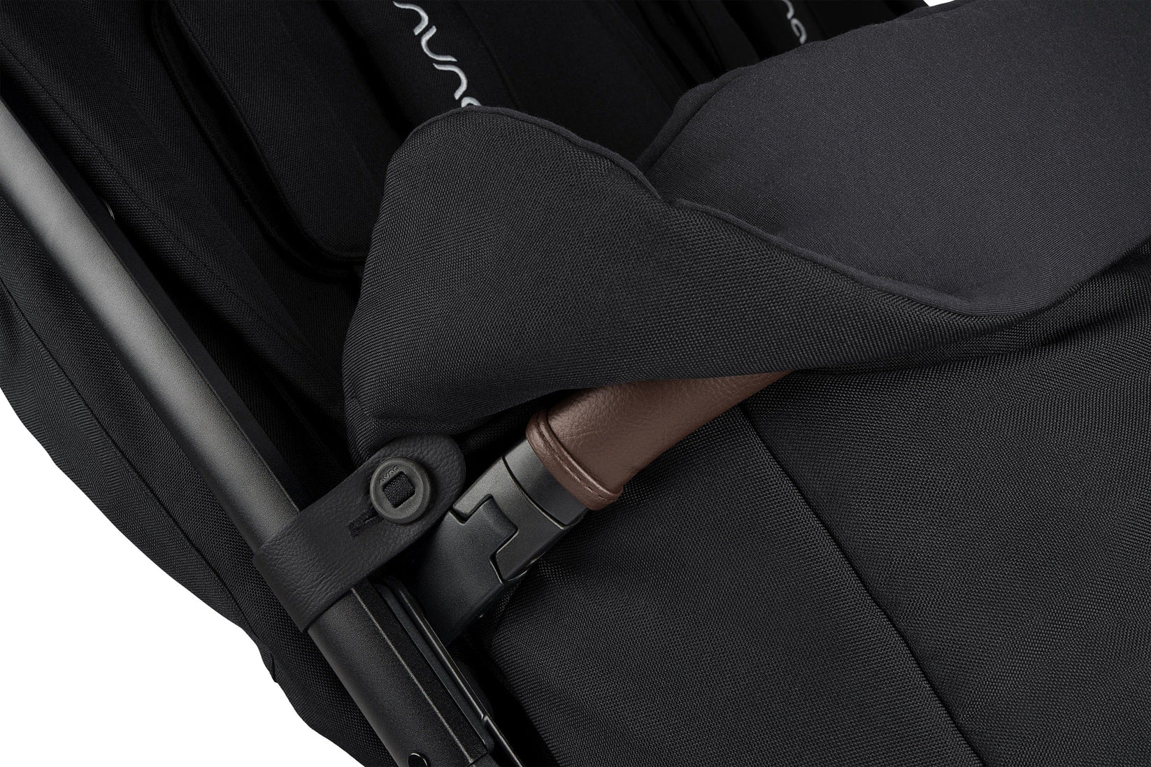 Nuna TRVL dubl Footmuff in Caviar - Image 4