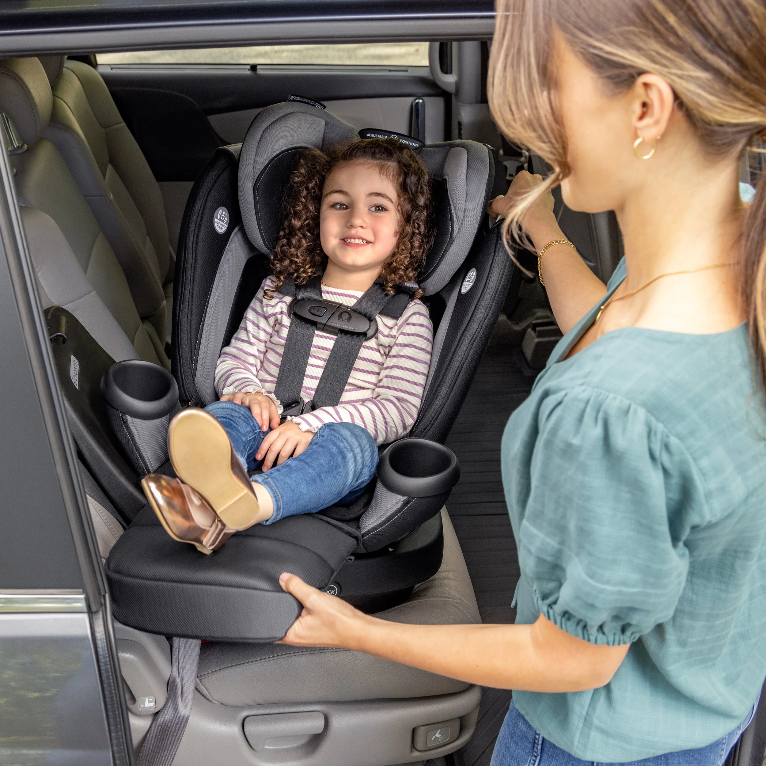 Evenflo Revolve360 Extend Rotational All-in-One Convertible Car Seat with Quick Clean Cover - Image 9