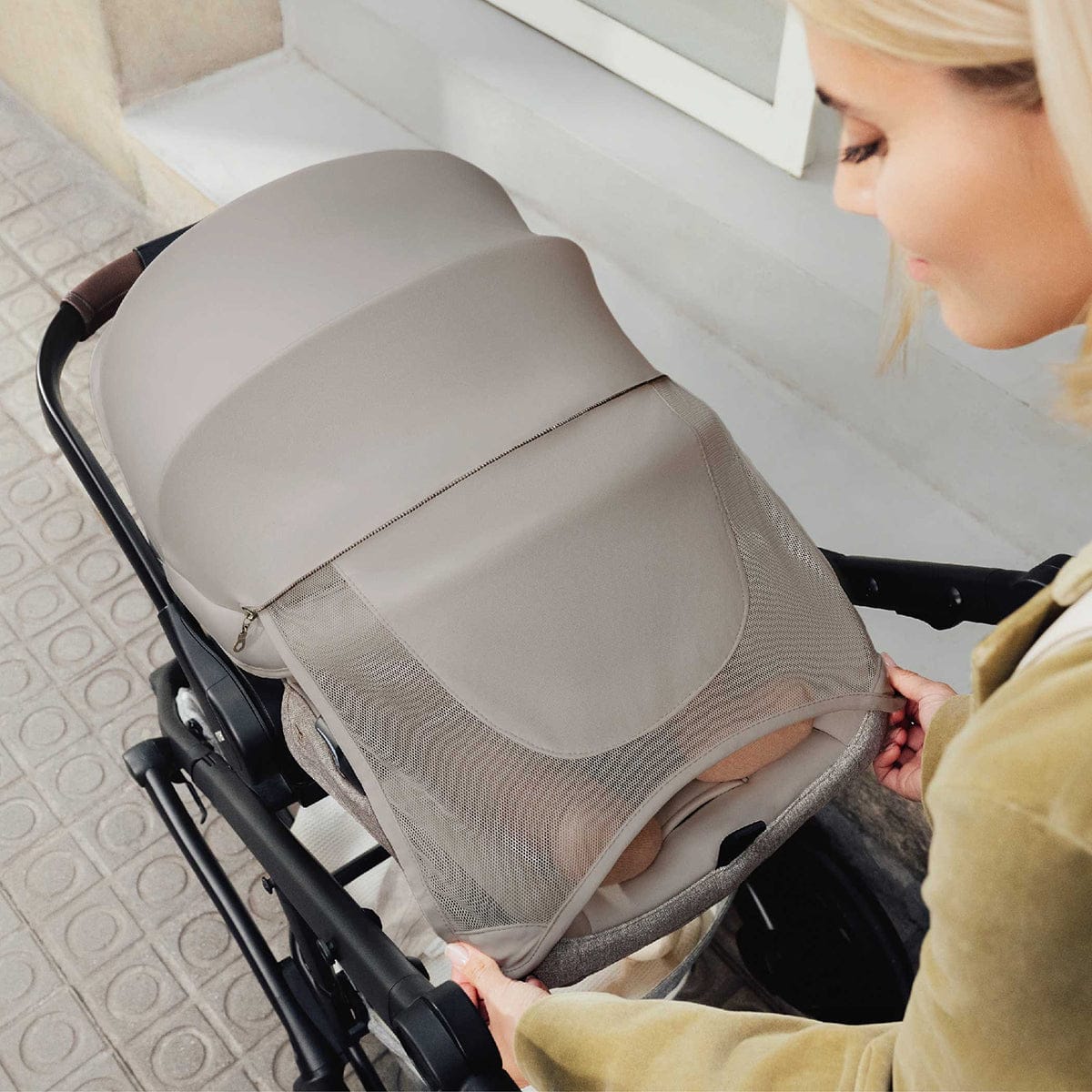 Romer Juni Infant Car Seat - Image 16