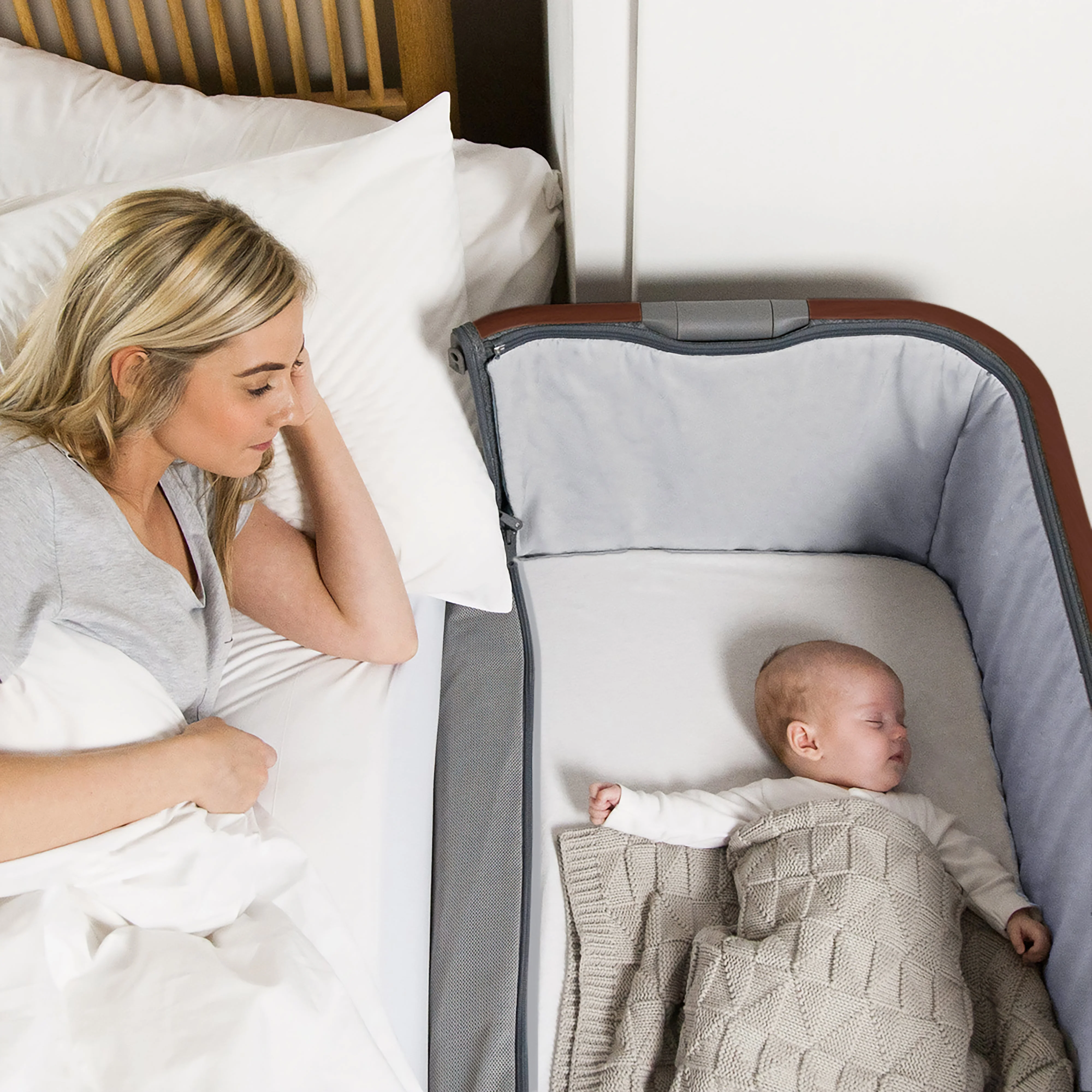 Tutti Bambini CoZee Luxe Bedside Crib - Image 36