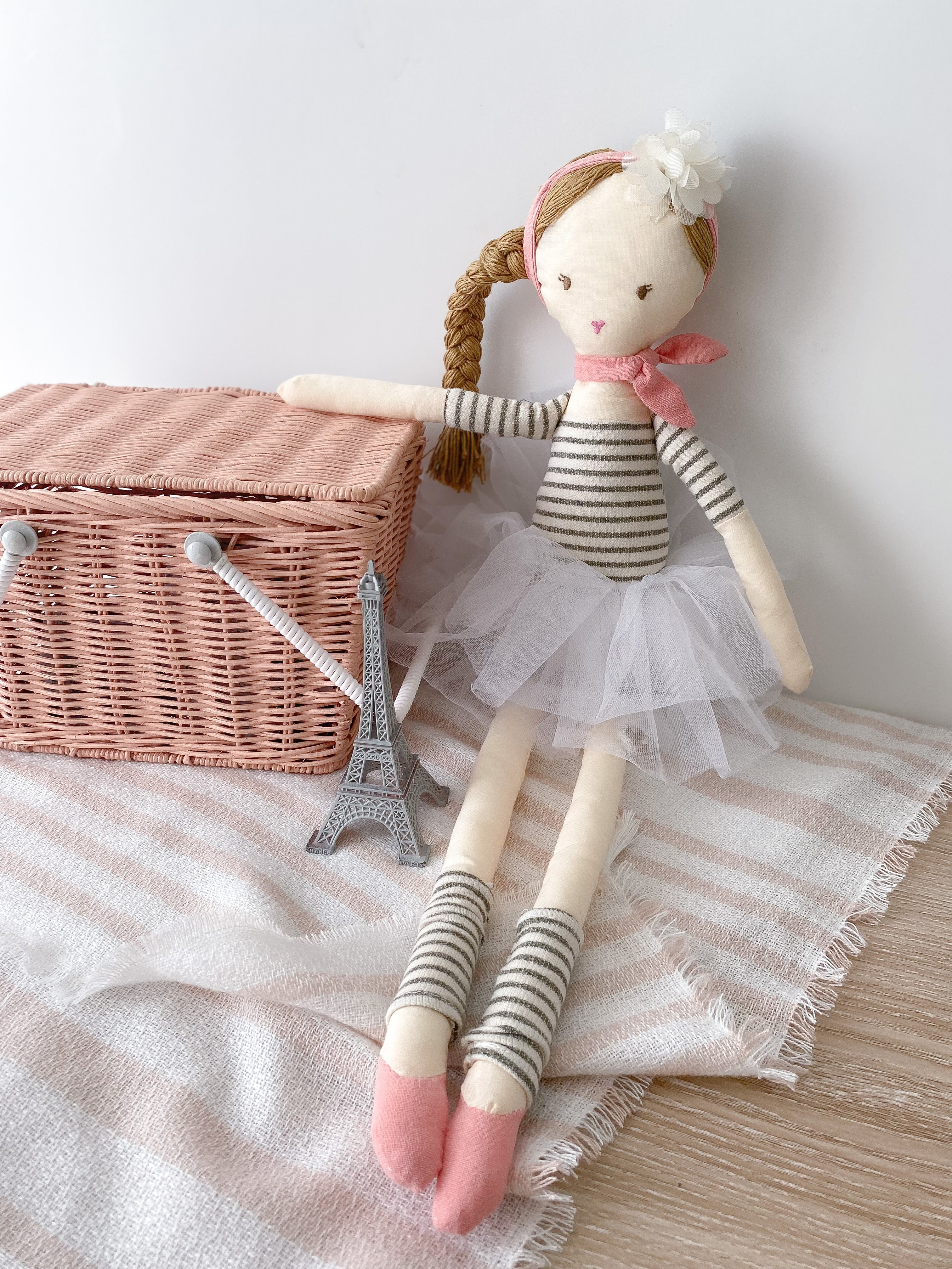 Vivienne Parisian Doll - Image 3